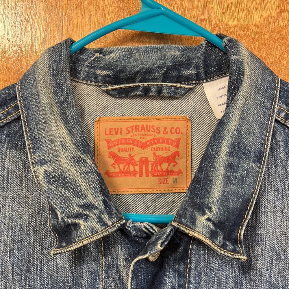 Levi’s men’s medium denim jacket - Picture 2 of 6